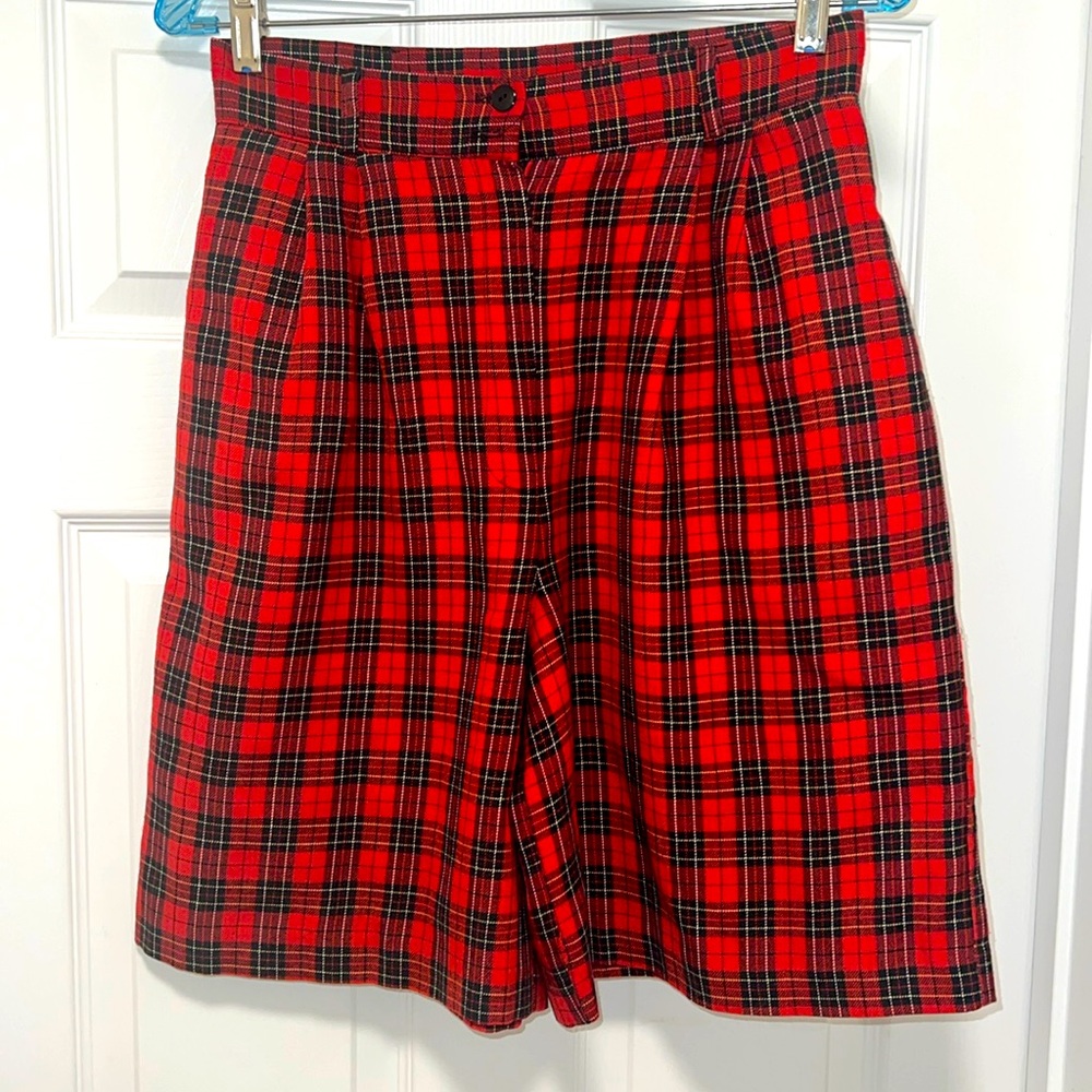 Vintage David Holis Plaid Shorts

F